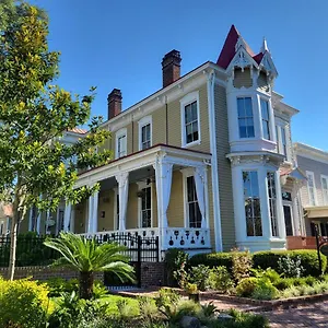 Thomas Weihs Haus Bed & Breakfast Savannah